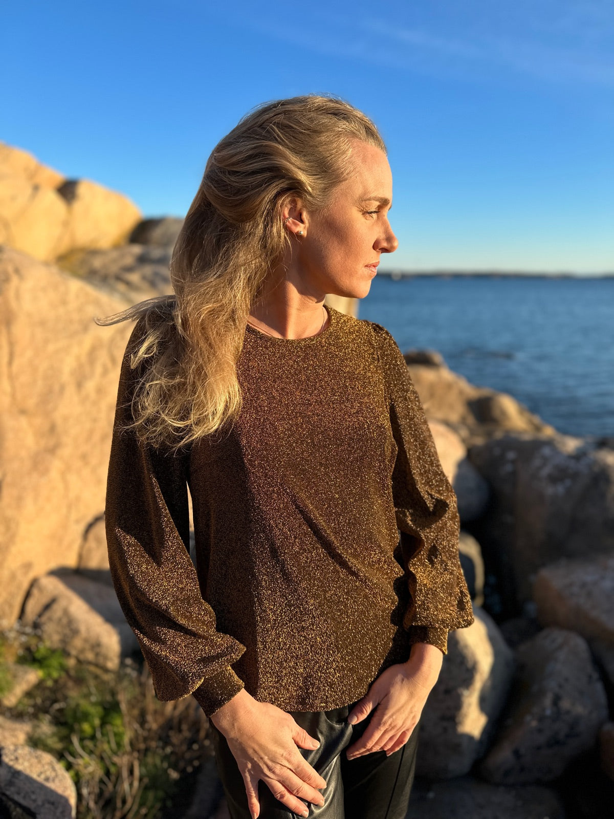 Vimonta Long Sleeve O Neck Top Black Copper Glitter