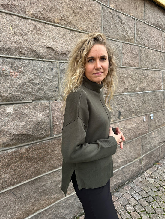 Viostria Rollneck Long Sleeve Knit Top Deep Depths