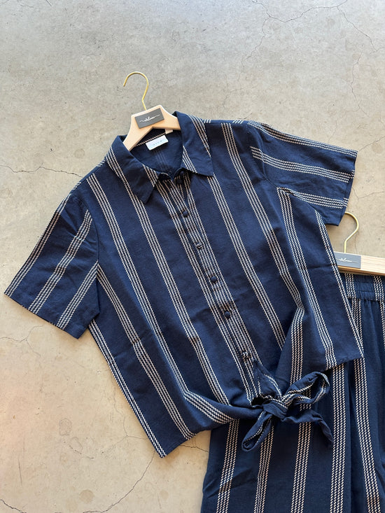 Viprisilla Print Short Sleeve Knot Shirt Navy Blazer Feather Gray