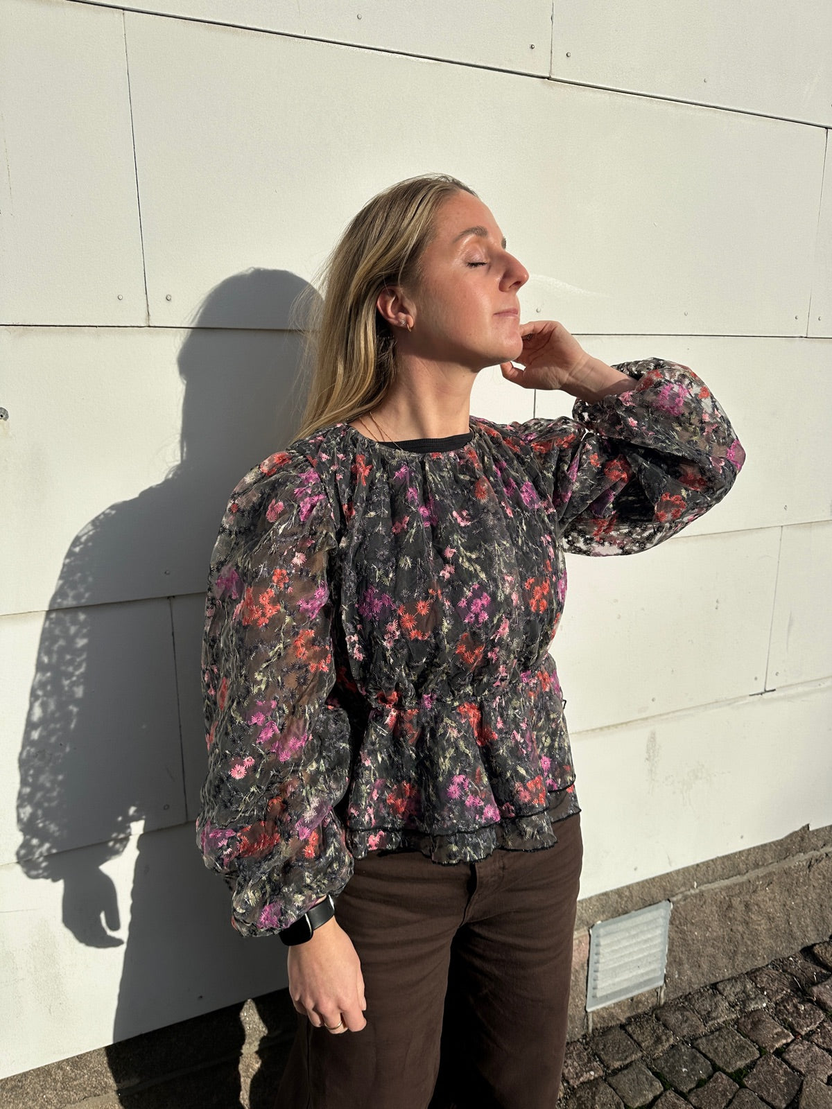 Yasleanna Long Sleeve Top Black Rose Print