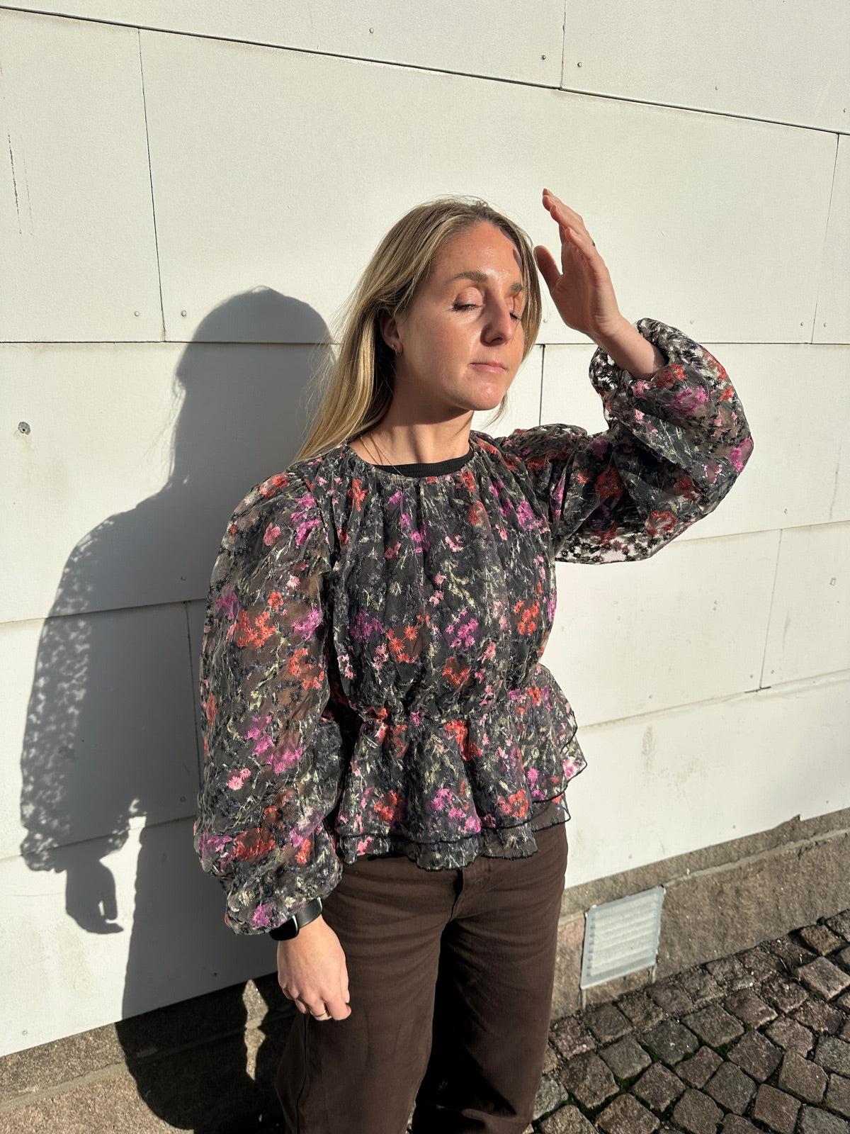 Yasleanna Long Sleeve Top Black Rose Print