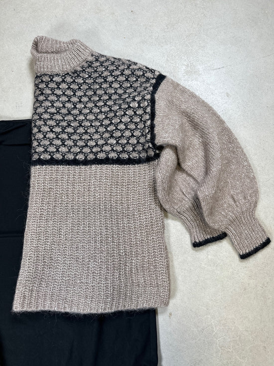 Yastoxa Long Sleeve Knit Pullover Taupe Gray Black