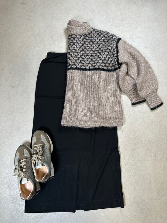 Yastoxa Long Sleeve Knit Pullover Taupe Gray Black