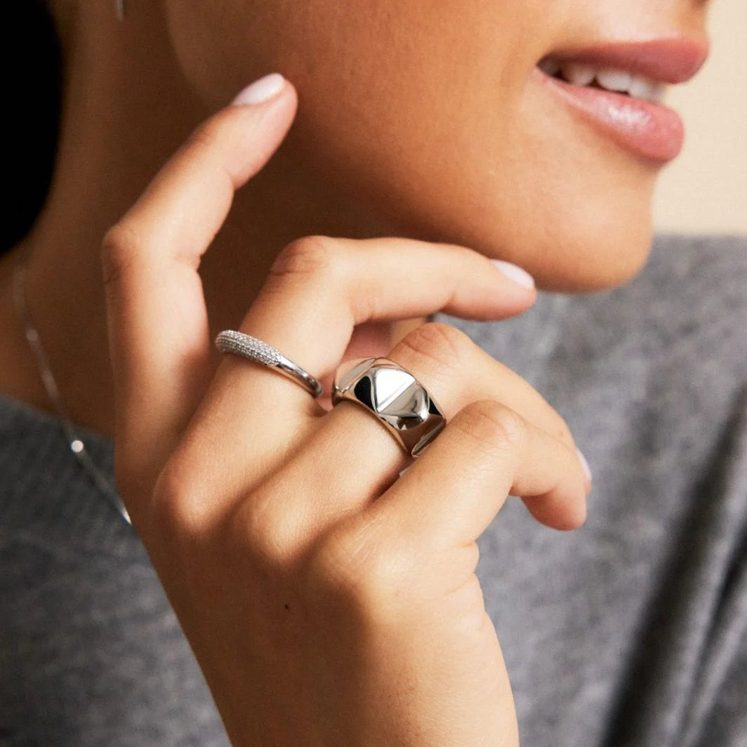 Peak Rivet Ring Steel