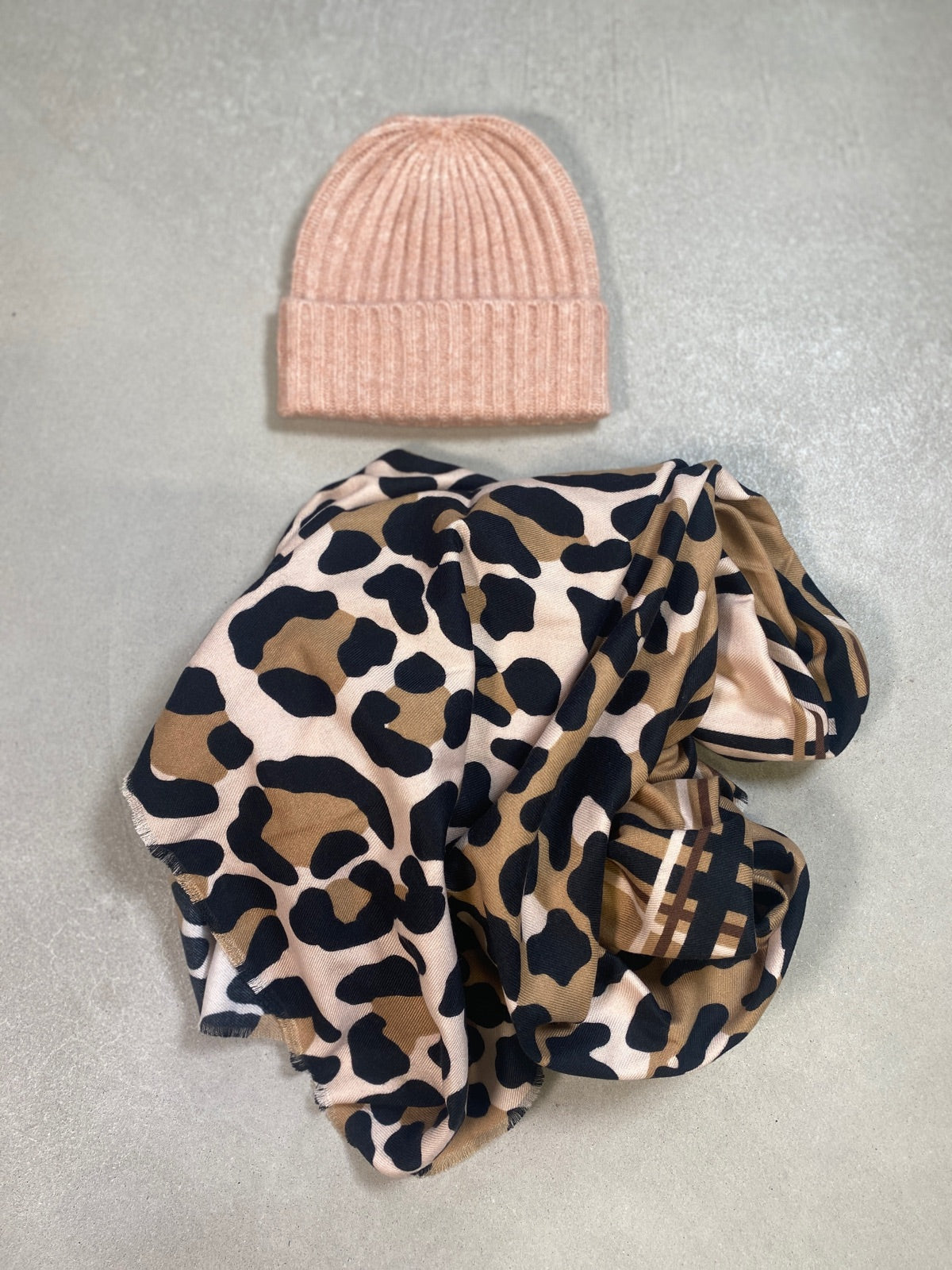 Pcnetia Square Scarf