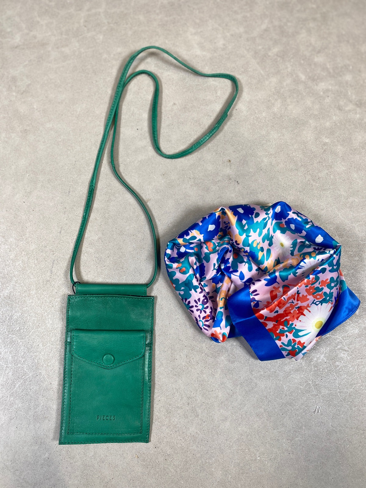 Pckani Leather Phone Bag Pepper Green