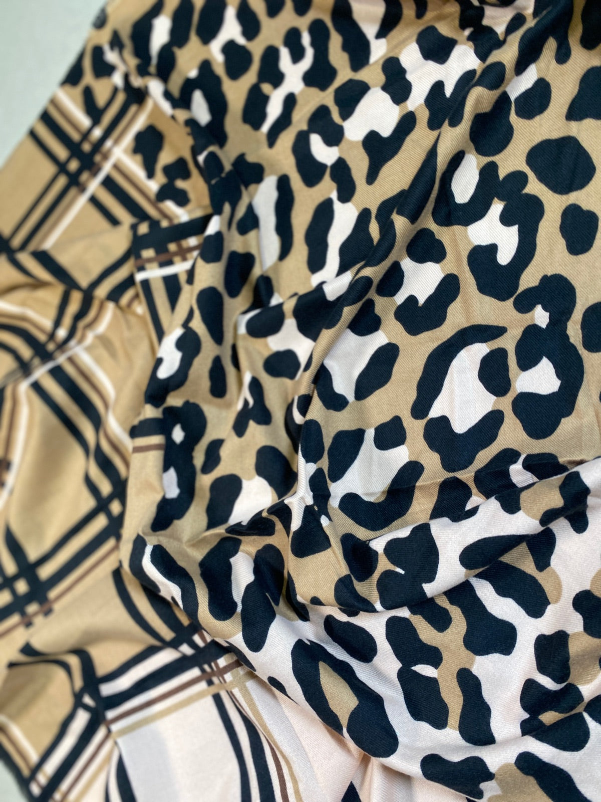 Pcnetia Square Scarf