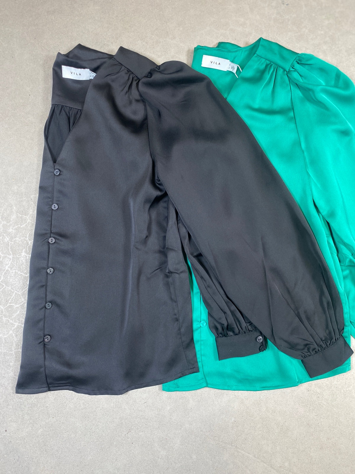 Viellette V Neck Long Sleeve Shirt Black